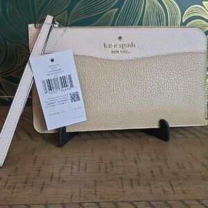 Kate Spade Medium Zip Wristlet NWT